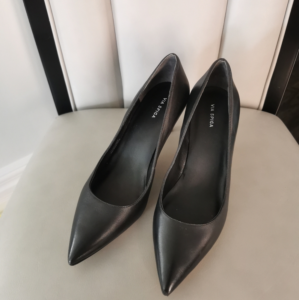 New Via Spiga Black Leather Kitten Pumps Size 8